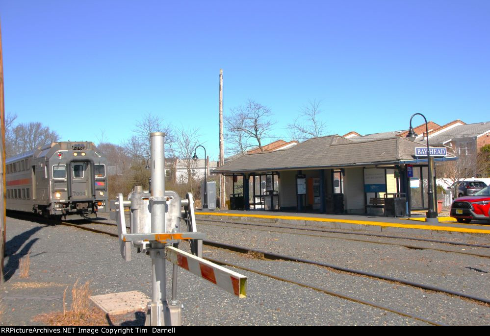 NJT 7004 at Bay Head station